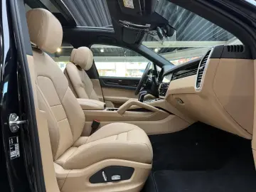 Porsche Cayenne E-Hybrid Panorama Head-Up