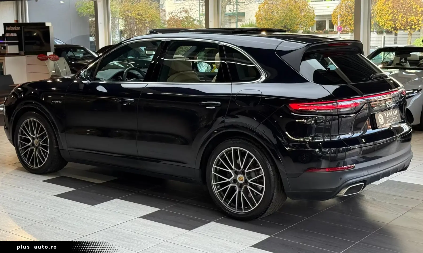 Porsche Cayenne E-Hybrid Panorama Head-Up