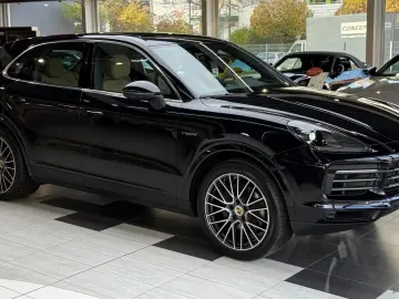 Porsche Cayenne E-Hybrid Panorama Head-Up
