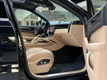 Porsche Cayenne E-Hybrid Panorama Head-Up