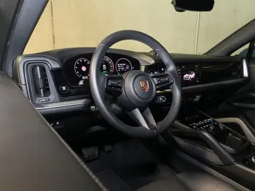 Porsche Cayenne E-Hybrid Coupe   InnoDrive   AHK