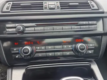 BMW Seria 5 Touring F11 M550d xDrive – Diesel – Automat