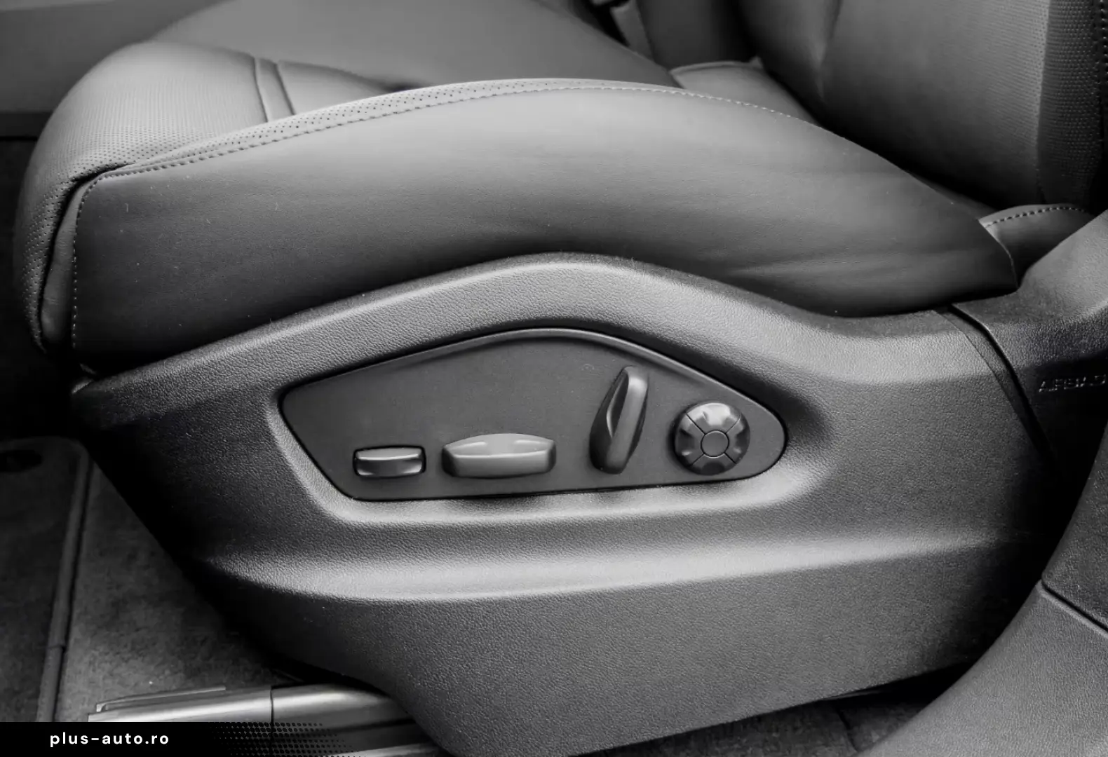 Porsche Cayenne E-Hybrid Coupe Black Edition