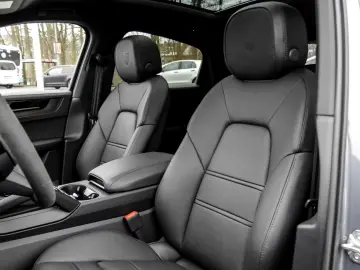 Porsche Cayenne E-Hybrid Coupe Black Edition