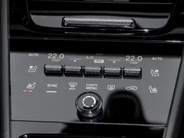 Porsche Cayenne E-Hybrid Coupe Black Edition