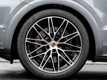 Porsche Cayenne E-Hybrid Coupe Black Edition