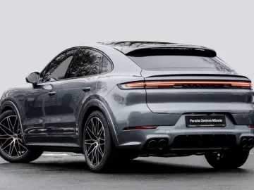 Porsche Cayenne E-Hybrid Coupe Black Edition