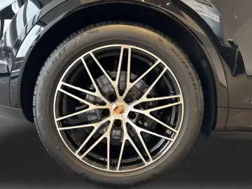 Porsche Cayenne E-Hybrid Coupe Black Edition