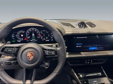 Porsche Cayenne E-Hybrid Coupe Black Edition