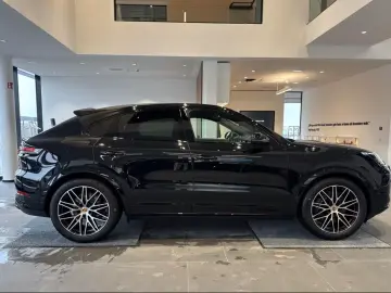 Porsche Cayenne E-Hybrid Coupe Black Edition
