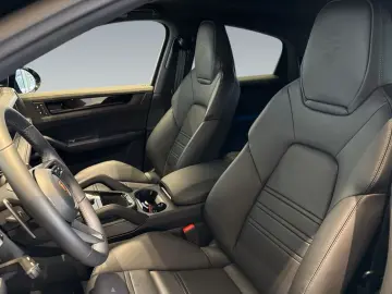 Porsche Cayenne E-Hybrid Coupe Black Edition