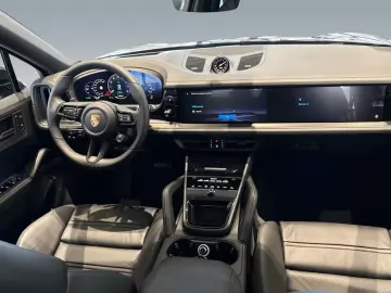 Porsche Cayenne E-Hybrid Coupe Black Edition