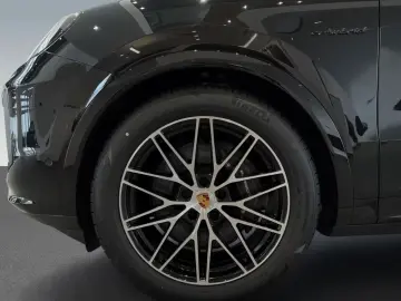 Porsche Cayenne E-Hybrid Coupe Black Edition