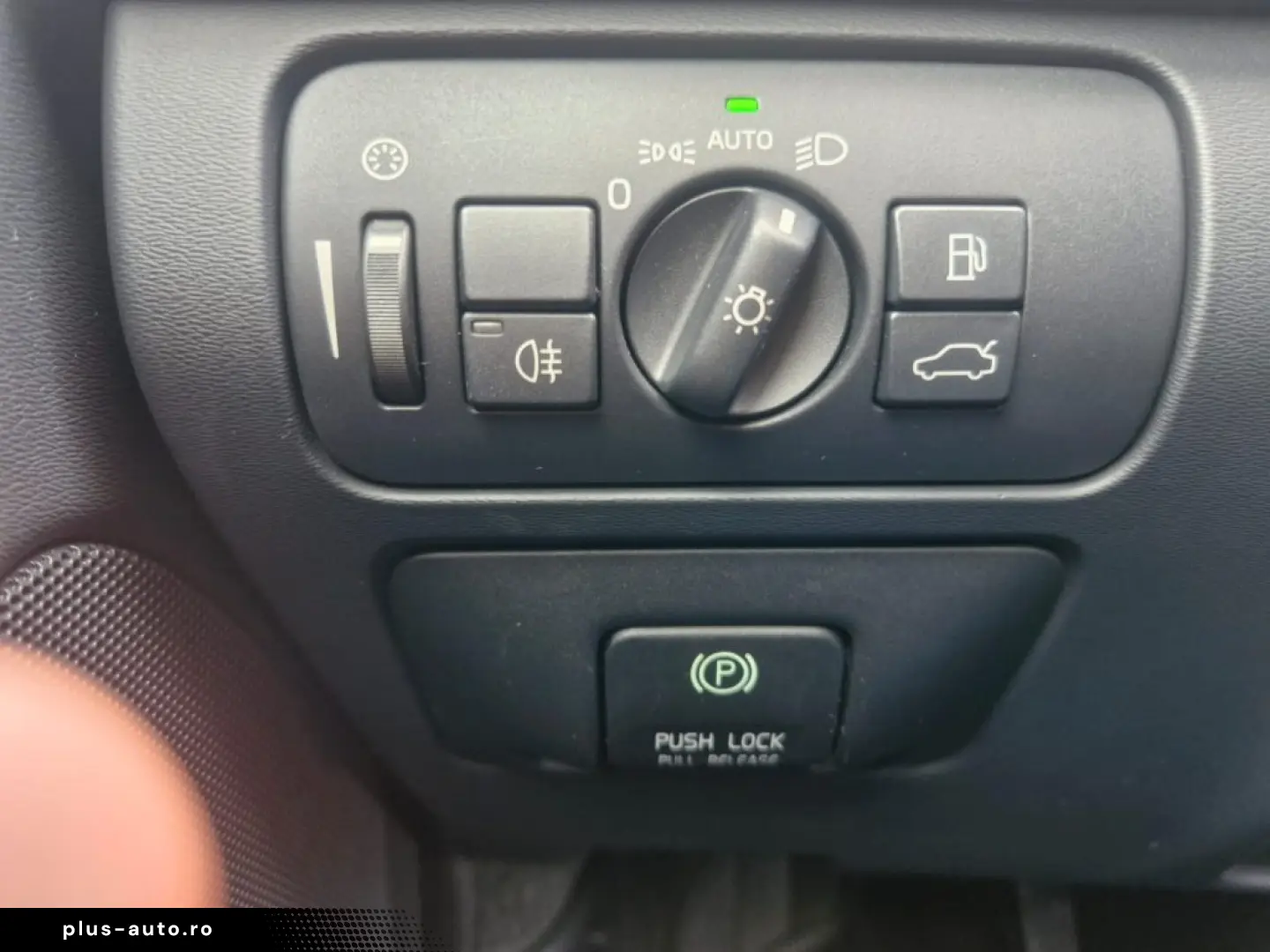 Volvo XC60 – 2.0 Diesel – Manual – 163 hp – 273.919km