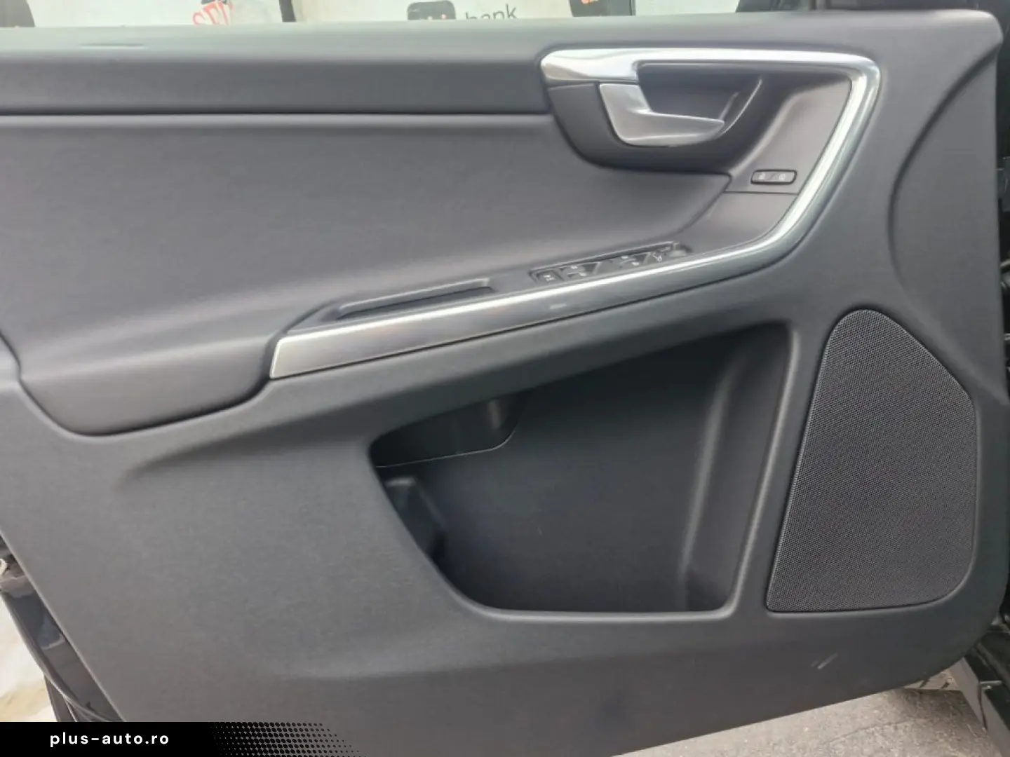 Volvo XC60 – 2.0 Diesel – Manual – 163 hp – 273.919km