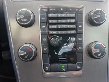 Volvo XC60 – 2.0 Diesel – Manual – 163 hp – 273.919km