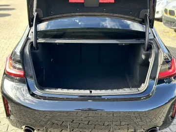 BMW 330d xDrive Limousine M Sportpaket HiFi DAB LED