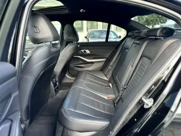 BMW 330d xDrive Limousine M Sportpaket HiFi DAB LED