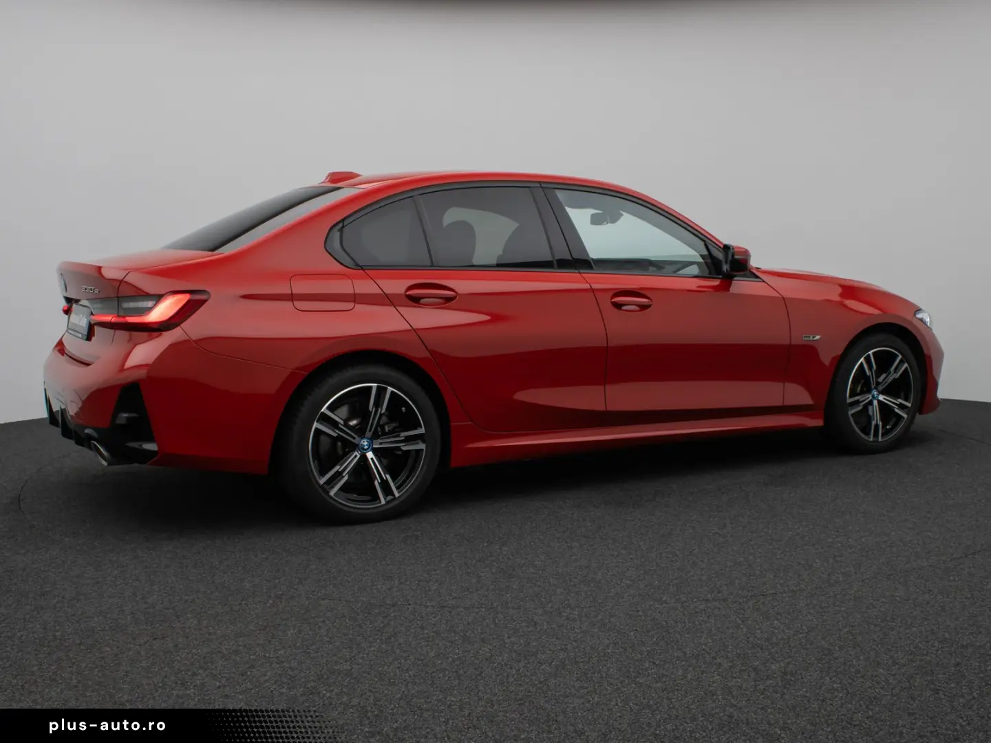 BMW 330e M Sport HUD DAB PDC Geschwindigkeitsreg