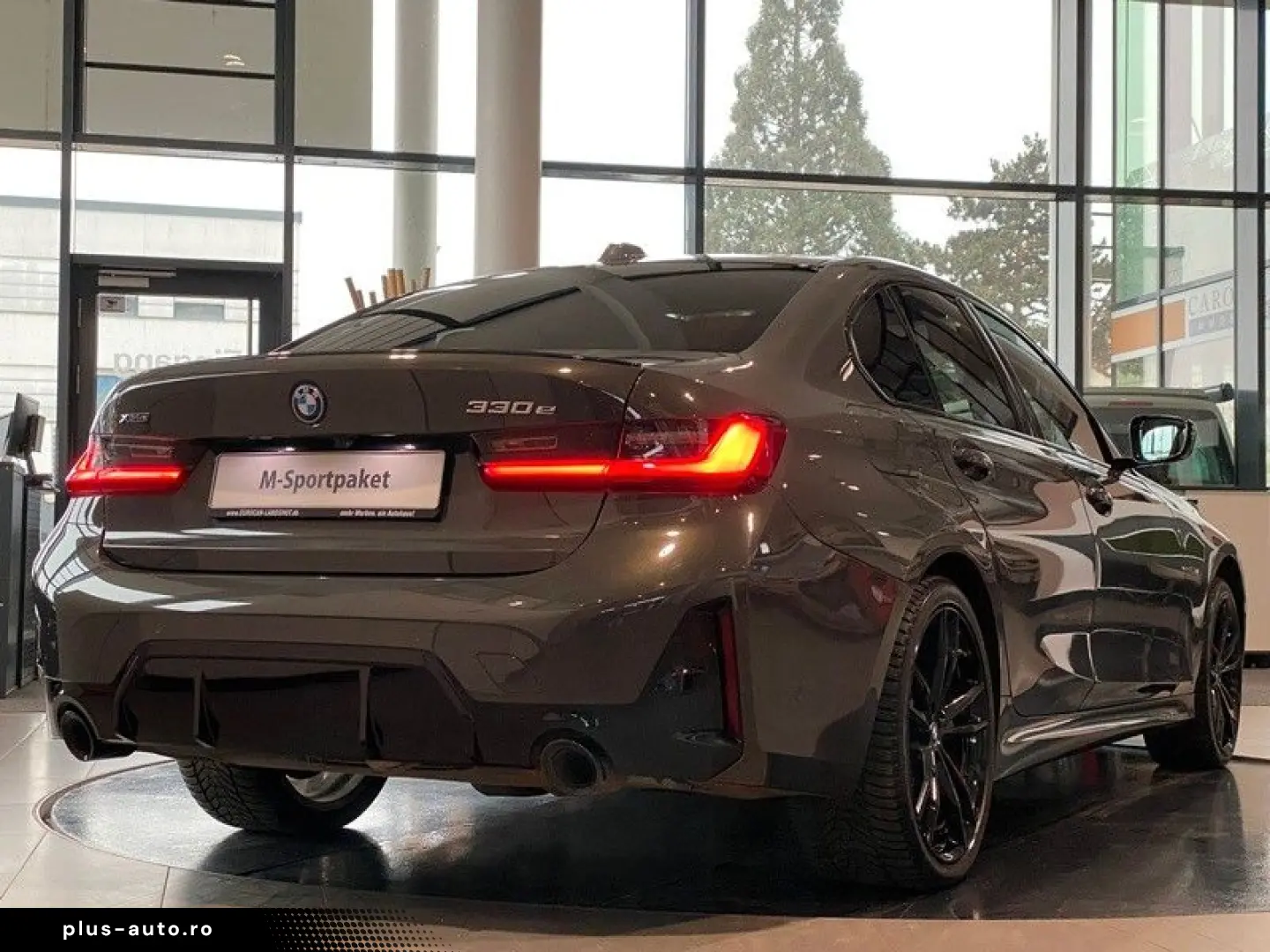 BMW 330e xDr M-Sport Pro Curved M-Sitze eGSD AHK 19