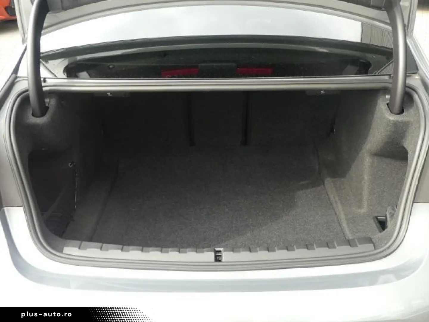 BMW 320 i M Sportpak. AHK ACC Ad.LED elSitze M 18 M