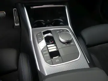 BMW 320 i M Sportpak. AHK ACC Ad.LED elSitze M 18 M