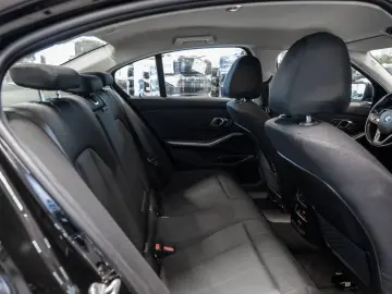 BMW 330e Advantage LED NAVI SITZHEIZUNG PDC KLIMA