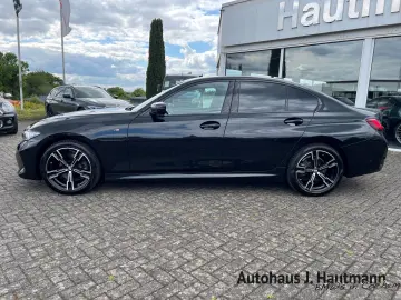 BMW 320 d xDrive M SPORT  NP 70.410€ STH LKH ACC