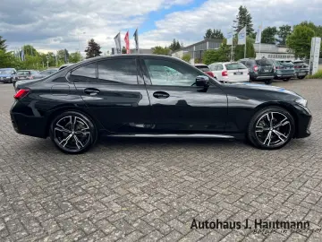 BMW 320 d xDrive M SPORT  NP 70.410€ STH LKH ACC