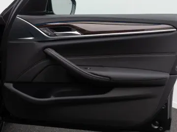 BMW 530e Luxury Line ACC Laser 360  HUD DAB Sport