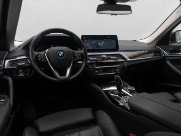 BMW 530e Luxury Line ACC Laser 360  HUD DAB Sport