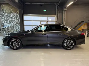 BMW 520i M Sport~PANO~LED~KAMERA 360 ~HEAD-UP