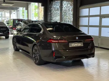 BMW 520i M Sport~PANO~LED~KAMERA 360 ~HEAD-UP