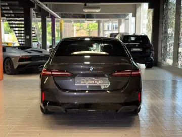 BMW 520i M Sport~PANO~LED~KAMERA 360 ~HEAD-UP