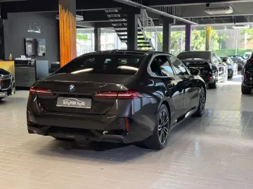 BMW 520i M Sport~PANO~LED~KAMERA 360 ~HEAD-UP