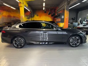 BMW 520i M Sport~PANO~LED~KAMERA 360 ~HEAD-UP