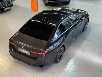 BMW 520i M Sport~PANO~LED~KAMERA 360 ~HEAD-UP