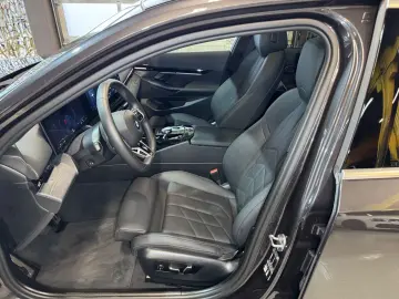 BMW 520i M Sport~PANO~LED~KAMERA 360 ~HEAD-UP