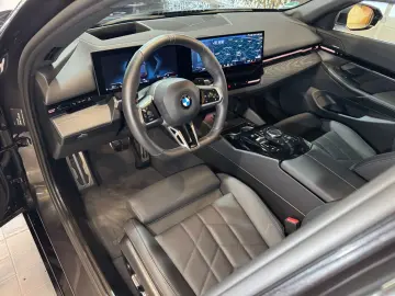 BMW 520i M Sport~PANO~LED~KAMERA 360 ~HEAD-UP