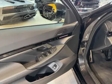 BMW 520i M Sport~PANO~LED~KAMERA 360 ~HEAD-UP