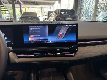 BMW 520i M Sport~PANO~LED~KAMERA 360 ~HEAD-UP