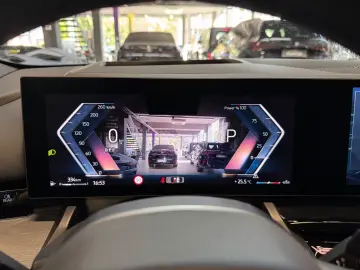 BMW 520i M Sport~PANO~LED~KAMERA 360 ~HEAD-UP