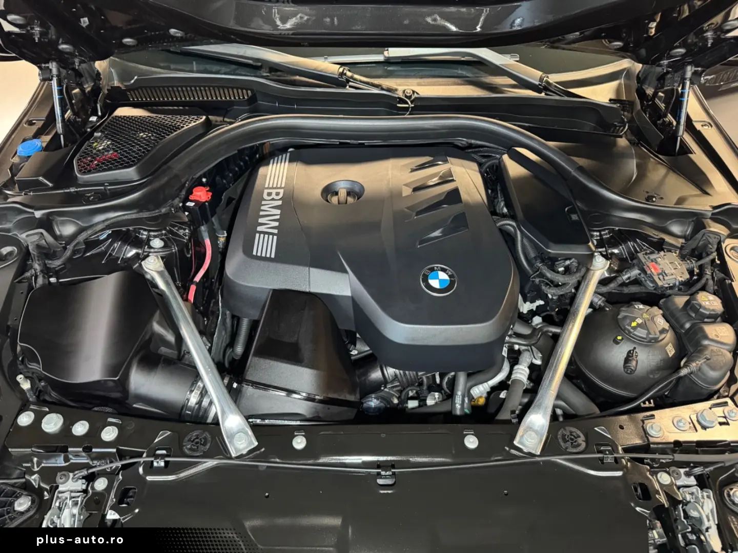 BMW 520i M Sport~PANO~LED~KAMERA 360 ~HEAD-UP