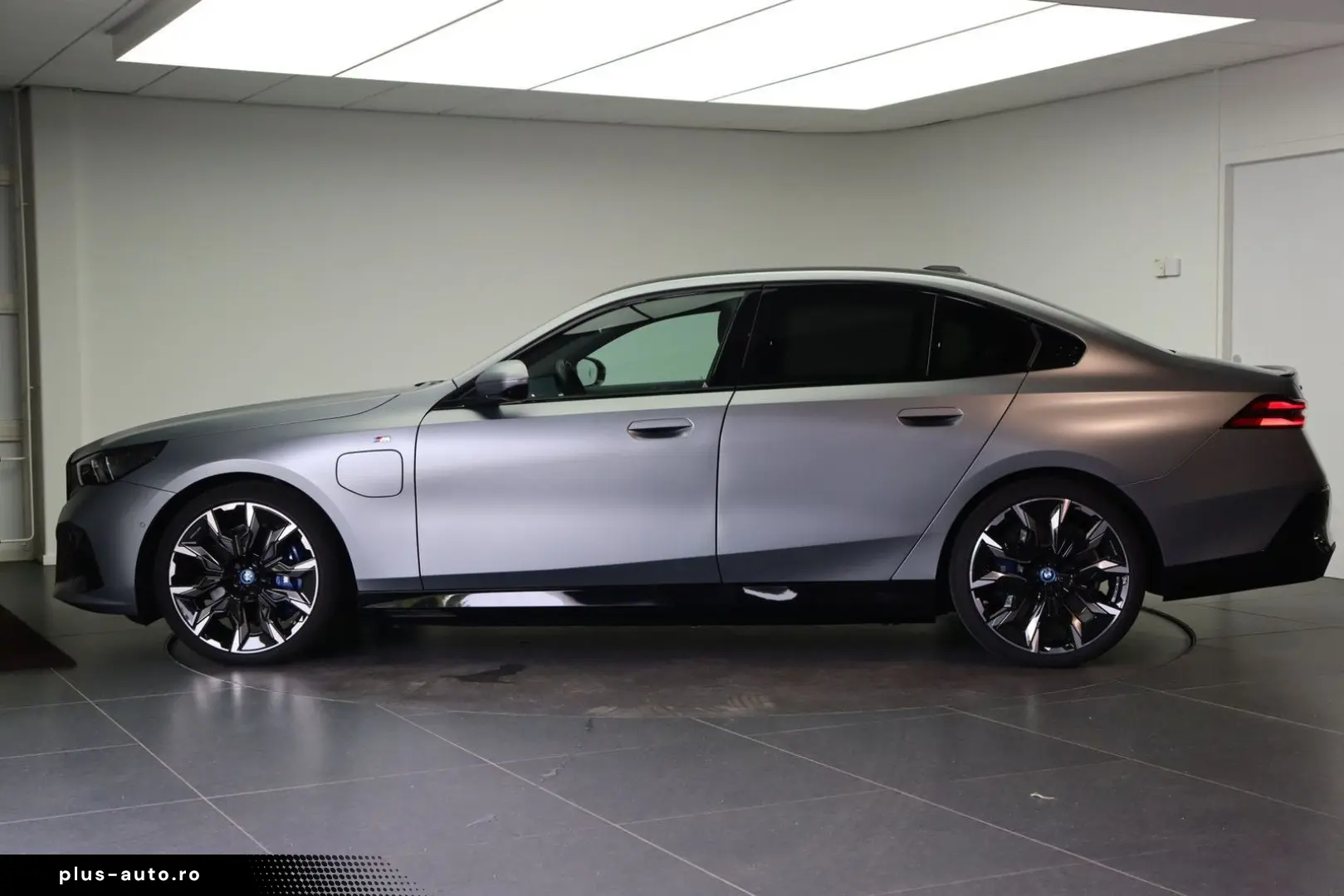 BMW 550 5 Serie 550e xDrive M Sport automatik   Pano