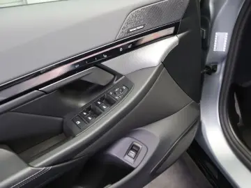 BMW 550 5 Serie 550e xDrive M Sport automatik   Pano