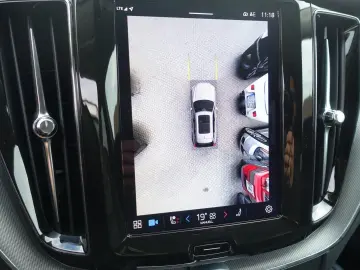 Volvo XC60 Plus Dark AWD Mild-Hybrid B5