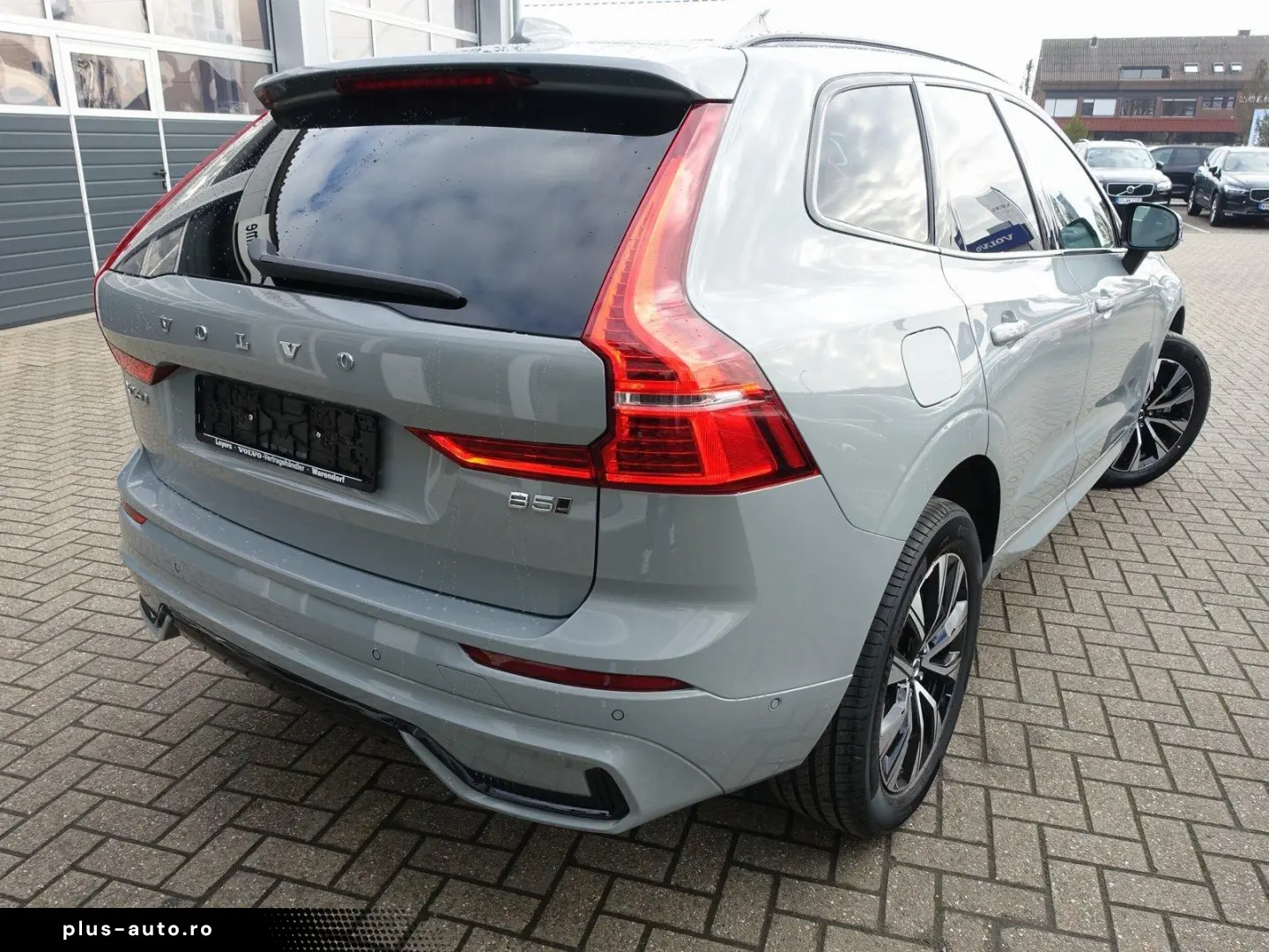 Volvo XC60 Plus Dark AWD Mild-Hybrid B5