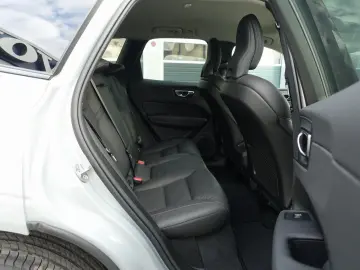 Volvo XC60 Plus Dark AWD Mild-Hybrid B5