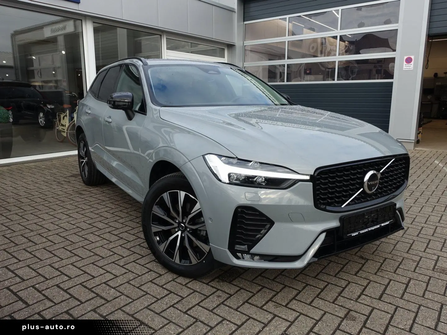 Volvo XC60 Plus Dark AWD Mild-Hybrid B5