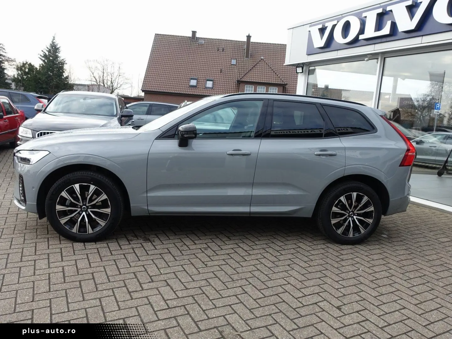 Volvo XC60 Plus Dark AWD Mild-Hybrid B5